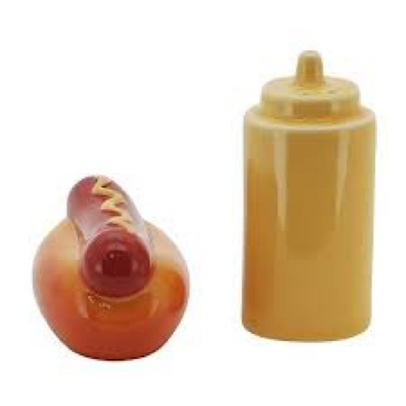 Hot Dog and Mustard Salt and Pepper Shaker Set - Picture 4 of 4